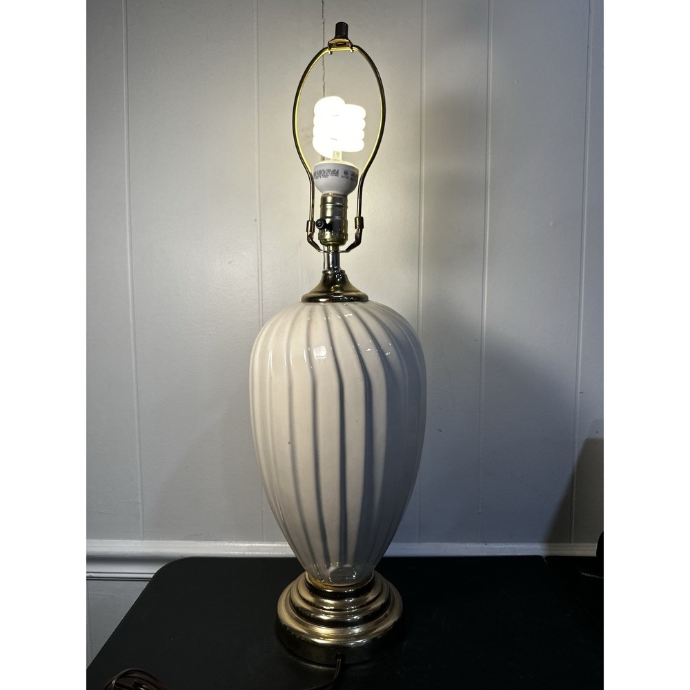 VTG Ribbed Ceramic Table Lamp 28in Ivory White Brass Tone Dimmer Harp
